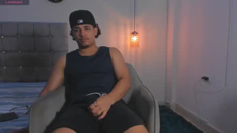 samxx_muscle online show from December 15, 3:41 pm