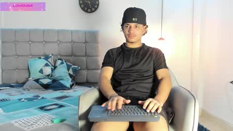 samxx_muscle online show from September 17, 1:36 pm