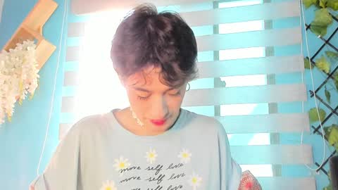    online show from December 4, 1:47 pm