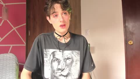    online show from December 3, 1:38 pm