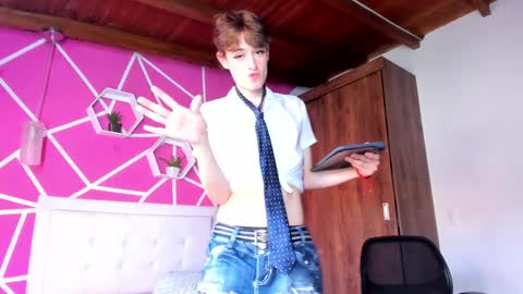    online show from January 25, 8:10 pm