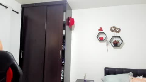 Sanddi  online show from April 4, 8:38 pm