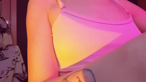 Sandy  online show from February 11, 1:10 am