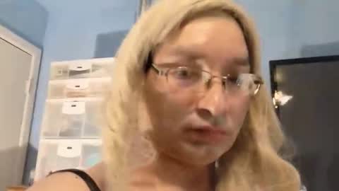 Sandra online show from June 10, 11:47 pm