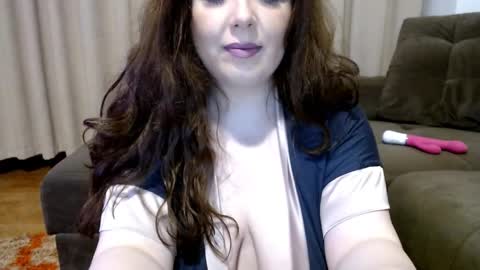 Sandra online show from February 7, 8:10 pm