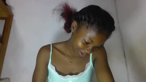 sandricaaa online show from March 28, 8:38 am