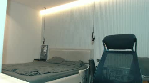 DeAlex online show from October 10, 2:34 pm