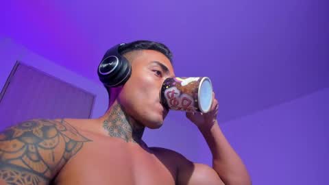 Santi Ferrer online show from May 17, 2:32 am