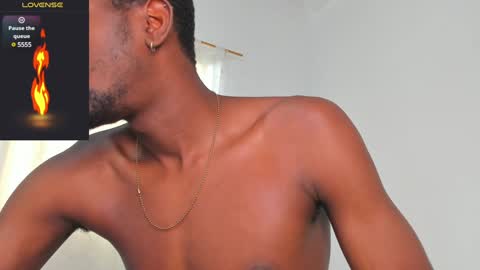 Santibrown online show from February 4, 8:17 pm