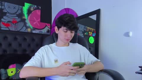 santi online show from January 29, 4:30 pm