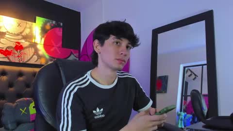 santi online show from January 28, 3:46 pm