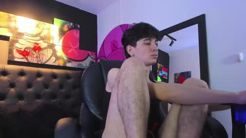 santi online show from December 17, 3:06 pm