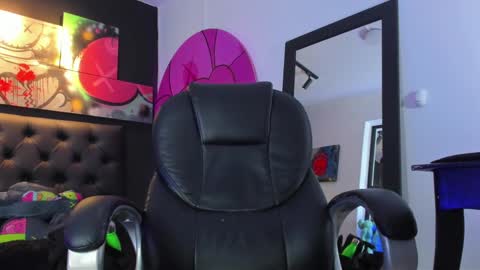 santi online show from January 22, 4:55 pm