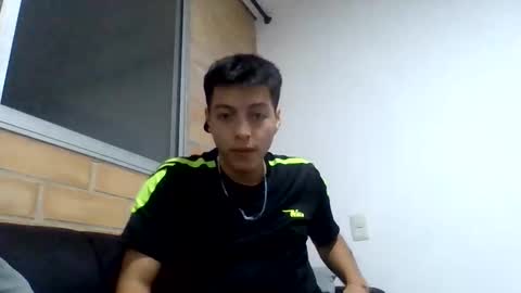 Santiago Henao online show from June 10, 6:23 am