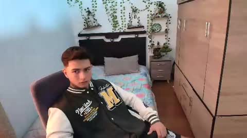 santi_ss online show from July 14, 3:06 pm