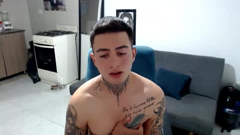 santi_ss online show from December 3, 2:45 am