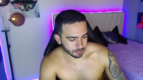santiago_ferrerxx online show from May 21, 12:50 am