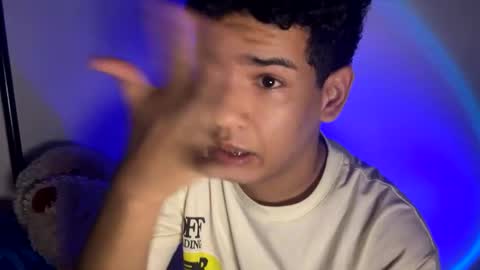 santi online show from December 3, 9:10 am