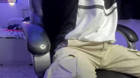 santiago_russo18 online show from November 1, 7:24 pm