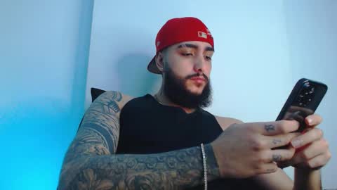 Santiago Hincapiie online show from March 20, 6:07 am