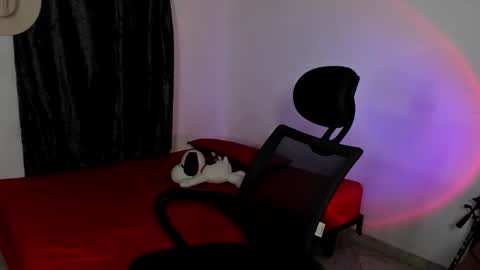 Julius Novachrono  online show from December 14, 5:35 am