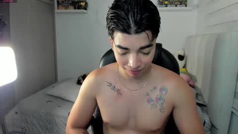 Mr. Santiago online show from December 5, 1:53 pm