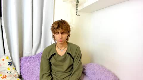 Snapshot of santy_kitty chatting on February 18, 4:37 am kitty online show from February 18, 4:37 am