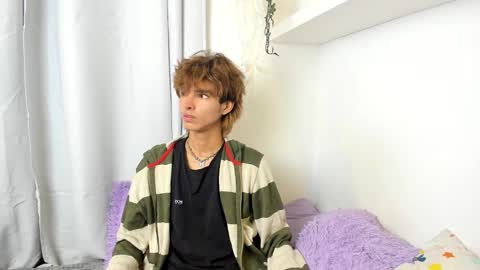 Snapshot of santy_kitty chatting on February 12, 4:01 am kitty online show from February 12, 4:01 am