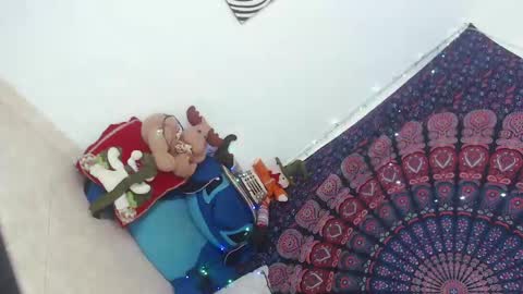 sanzjulie online show from December 16, 5:00 pm