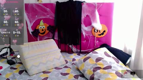 Sara  online show from October 31, 2:39 pm