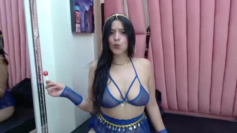 Snapshot of sara_honny chatting on December 12, 3:43 am sara_honny online show from December 12, 3:43 am