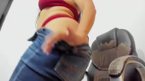 sara_len online show from February 22, 9:39 pm