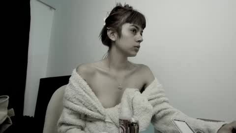 Sara online show from February 9, 1:14 pm