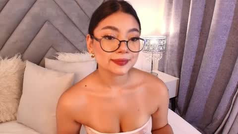 sara_owens7 online show from May 26, 2:06 am