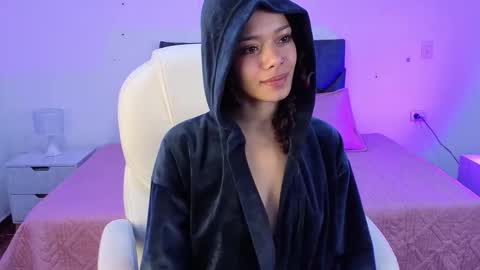 sara  online show from November 26, 2:47 pm