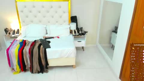 Snapshot of saraa_cute1 chatting on March 4, 3:44 am Saraa Gomez online show from March 4, 3:44 am