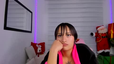 Sarah Ramirez online show from December 19, 4:30 am