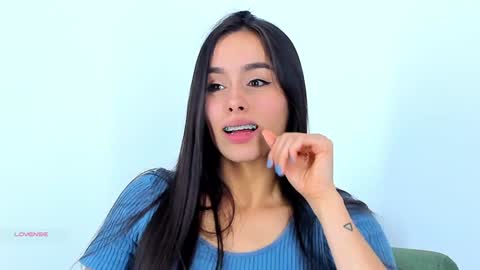 Snapshot of saraarchbould chatting on February 5, 8:25 pm Sara online show from February 5, 8:25 pm