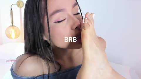 Snapshot of saraarchbould chatting on December 9, 1:29 am Sara online show from December 9, 1:29 am