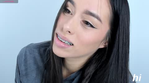 Snapshot of saraarchbould chatting on February 4, 6:27 pm Sara online show from February 4, 6:27 pm