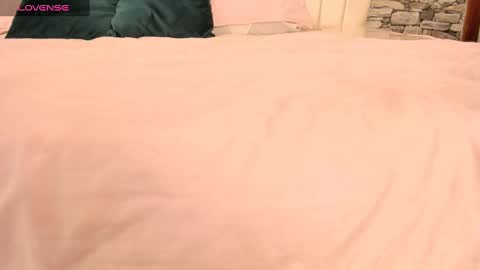 Sara Castillo online show from March 10, 3:41 pm