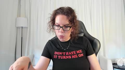 Sara Desire online show from March 5, 7:01 pm