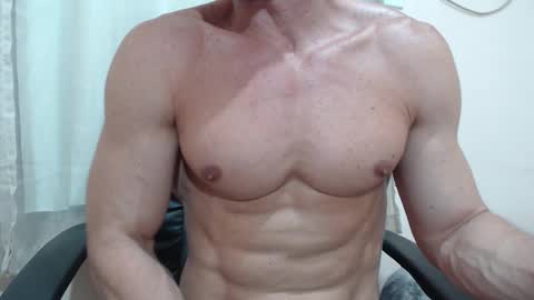 saradorj92 online show from October 29, 10:43 pm