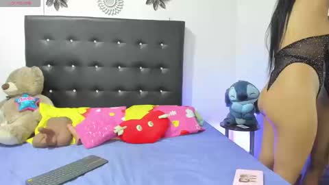 sarah_lowee online show from March 19, 1:00 am