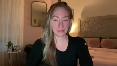 Sarah online show from June 27, 2:50 am