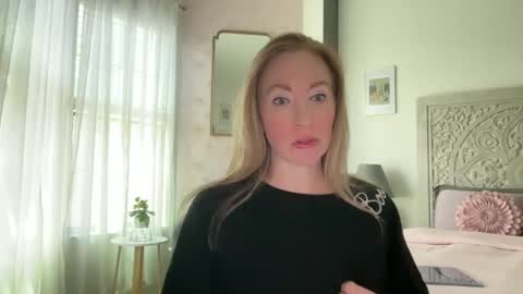 Sarah online show from May 24, 6:47 pm