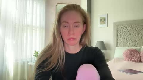Sarah online show from May 26, 5:41 pm