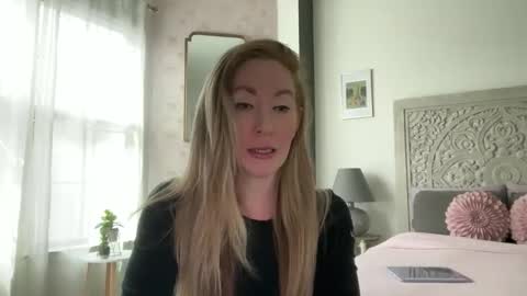 Sarah online show from May 3, 5:52 pm