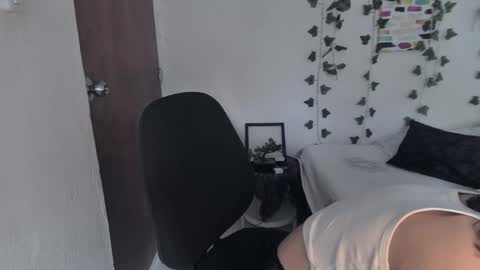 Sarah  online show from December 14, 8:04 pm