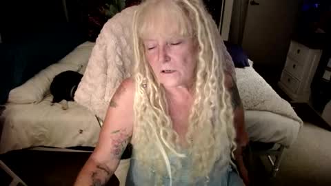    online show from March 3, 12:06 pm